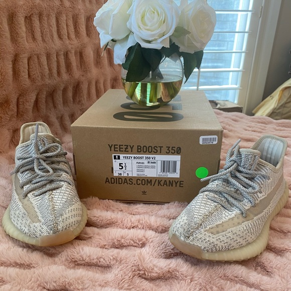 poshmark yeezys